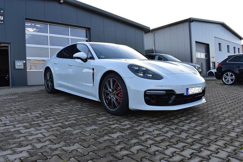 Gebraucht Porsche Panamera GTS 460 PS (338 kW) 2019 Carraraweiss/gletscherweiss Limousine