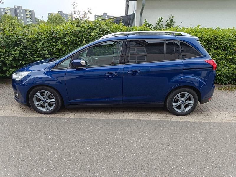 Blau Gebraucht 2016 Ford Grand C-Max Trend+ Van / Kleinbus | 9.000 € (Fairer Preis) - Bild 1/4