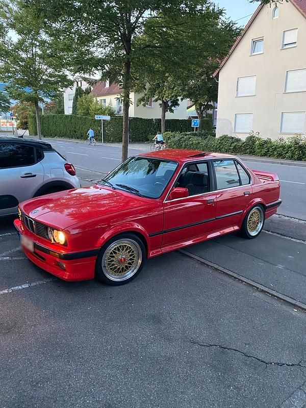 Używany BMW 325 170 KM (125 kW) 1991 Czerwony Sedan/Limuzyna