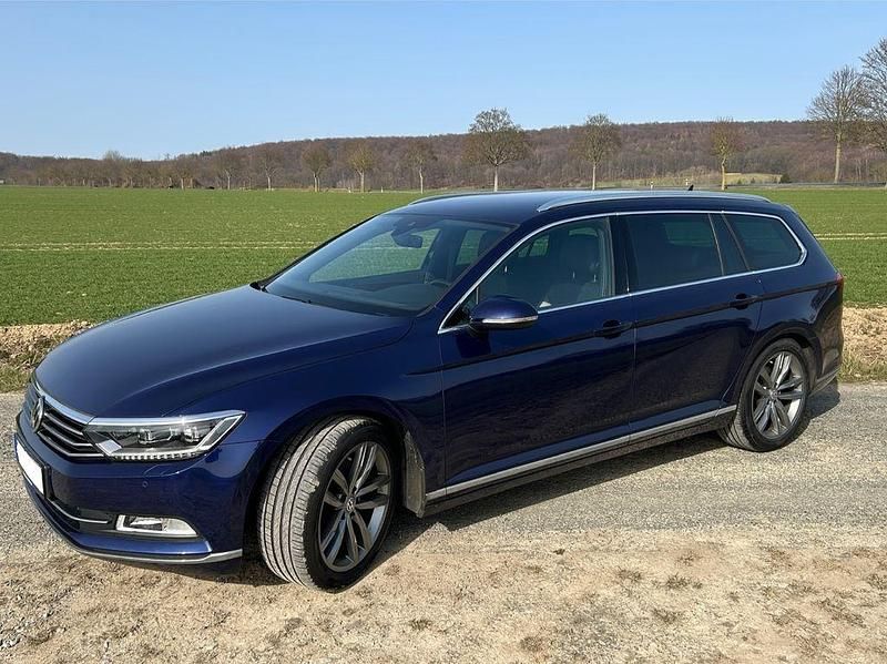Gebraucht VW Passat Highline 190 PS (139 kW) 2019 Blau Kombi