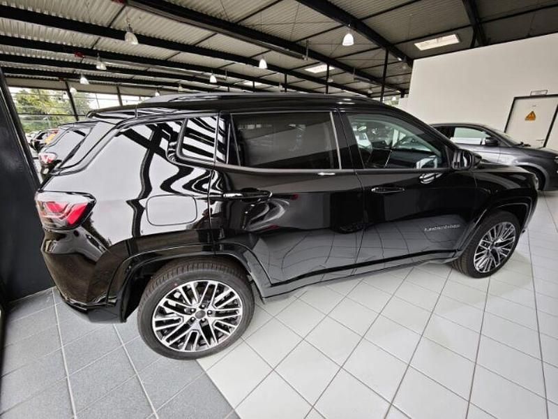 Neu Jeep Compass Summit 131 PS (96 kW) 2025 Schwarz SUV