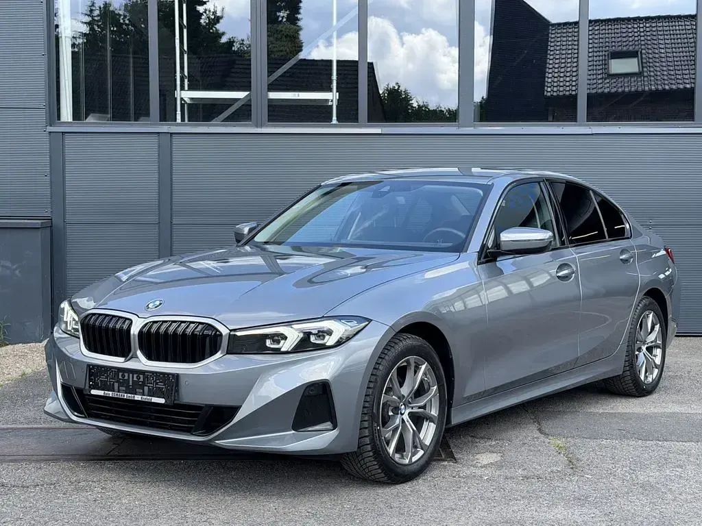 Gebraucht BMW 320 Shadowline 190 PS (139 kW) 2023 Grau Limousine