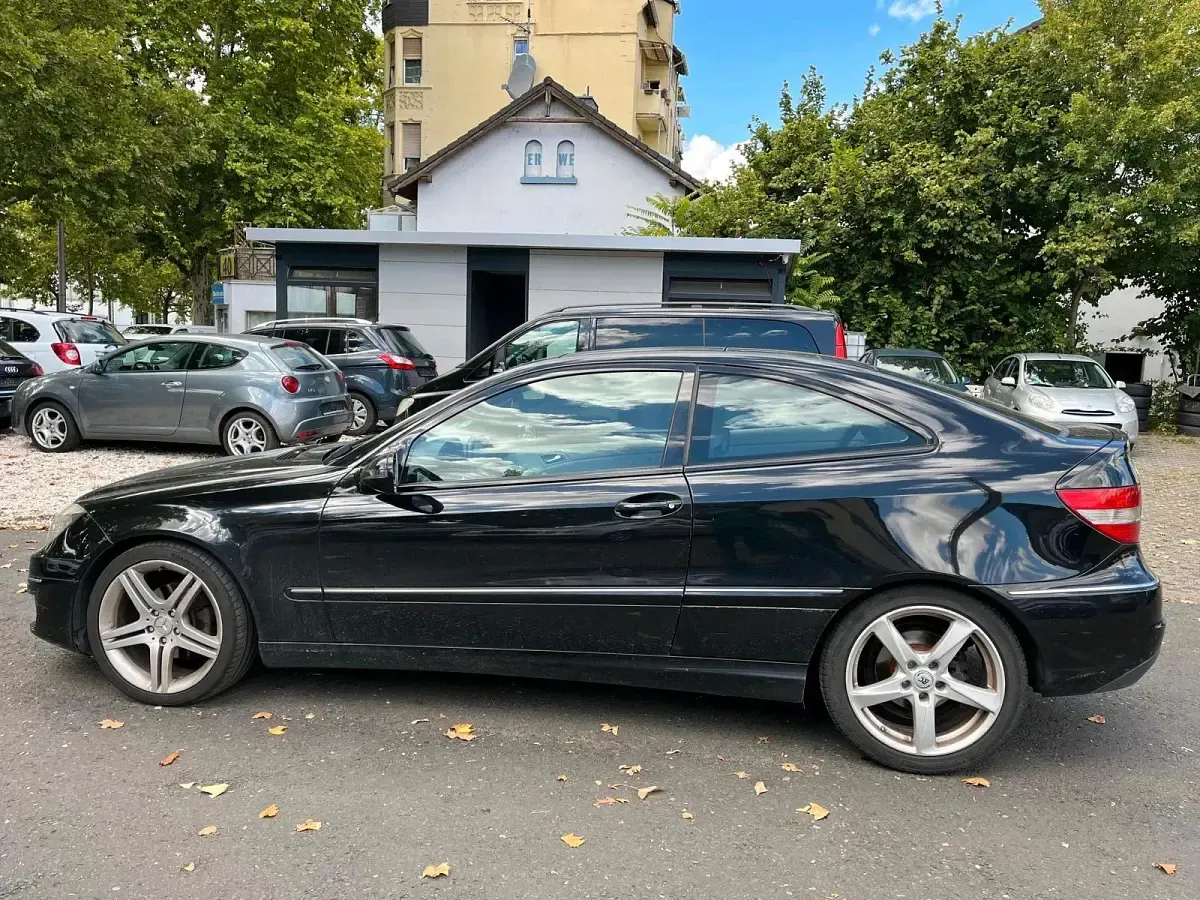 Gebraucht Mercedes CLC200 122 PS (89 kW) 2009 Schwarz Kleinwagen