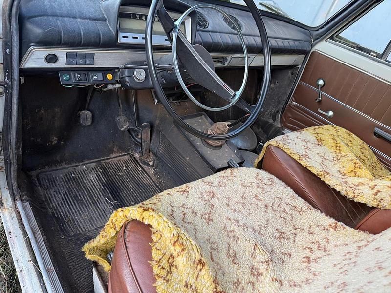 Second-hand Lada 2101 50 CP (36 kW) 1973 Alb Berlinǎ