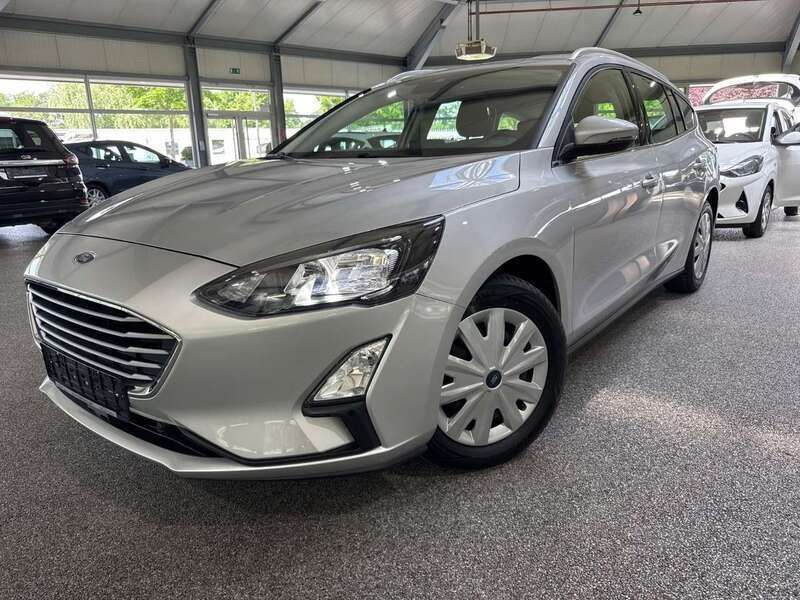 Silber Gebraucht 2022 Ford Focus Cool & Connect Kombi | 15.480 € (Superpreis) - Bild 1/4