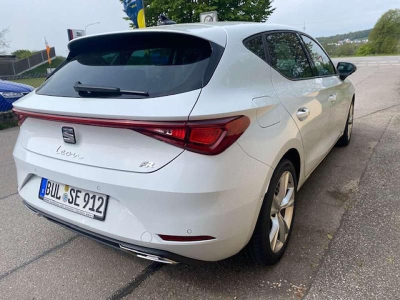 Gebraucht Seat Leon FR 150 PS (110 kW) 2024 Weiß (metallic) Limousine