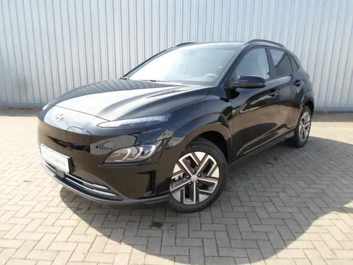 Phantom black Gebraucht 2023 Hyundai Kona Advantage SUV | 24.990 € (Fairer Preis) - Bild 1/4