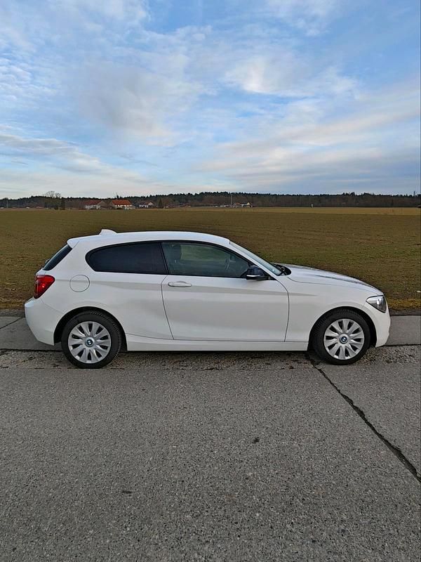Gebraucht BMW 116 136 PS (100 kW) 2014 Weiß Kleinwagen