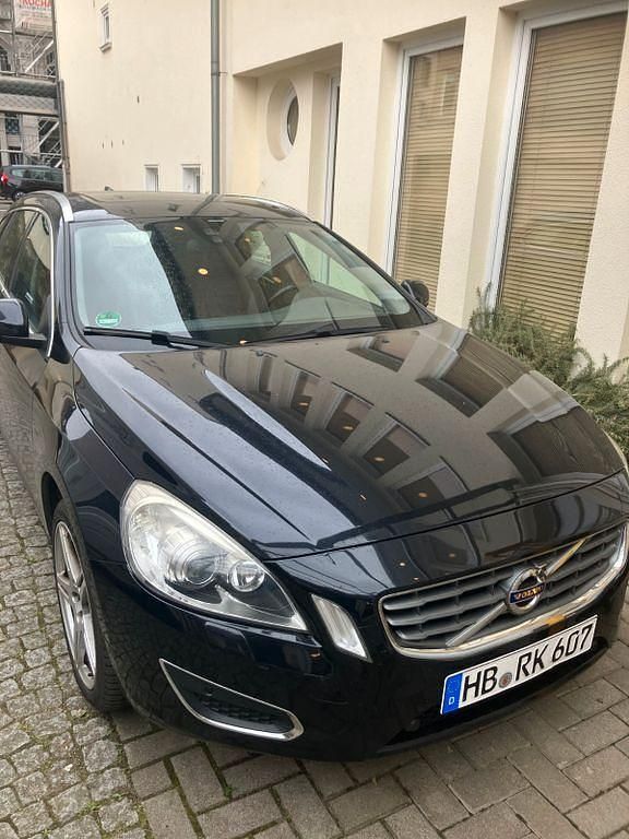 Gebraucht Volvo V60 Summum 215 PS (158 kW) 2012 Schwarz Kombi