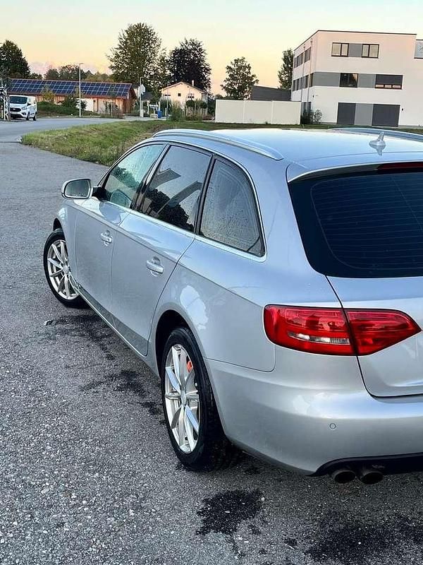 Gebraucht Audi A4 Ambiente 143 PS (105 kW) 2011 Grau Kombi