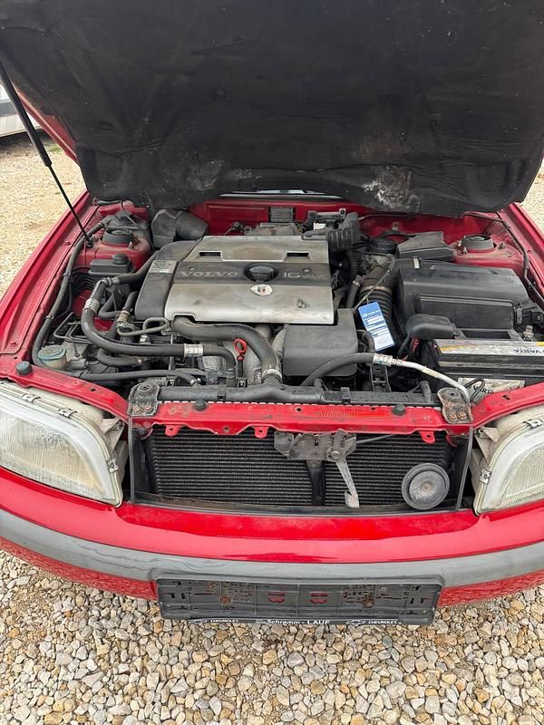 Gebraucht Volvo V40 115 PS (84 kW) 1997 Rot Kombi