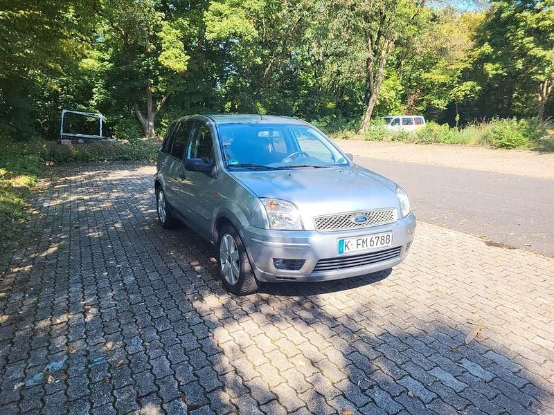 Silber Gebraucht 2005 Ford Fusion Limousine | 2.300 € (Fairer Preis) - Bild 1/4