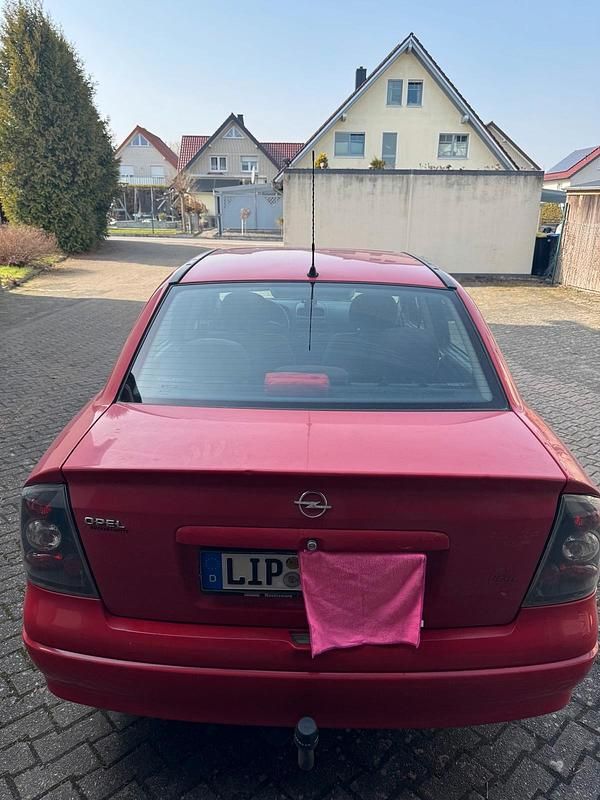 Gebraucht Opel Astra 125 PS (91 kW) 2000 Rot Limousine