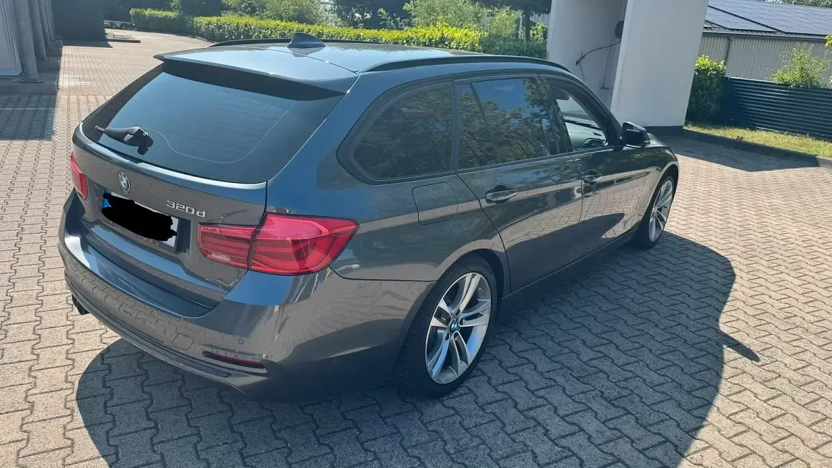 Gebraucht BMW 320 190 PS (139 kW) 2019 Grau Kombi