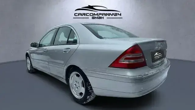 Gebraucht Mercedes C240 Elegance 170 PS (125 kW) 2000 Silber Limousine