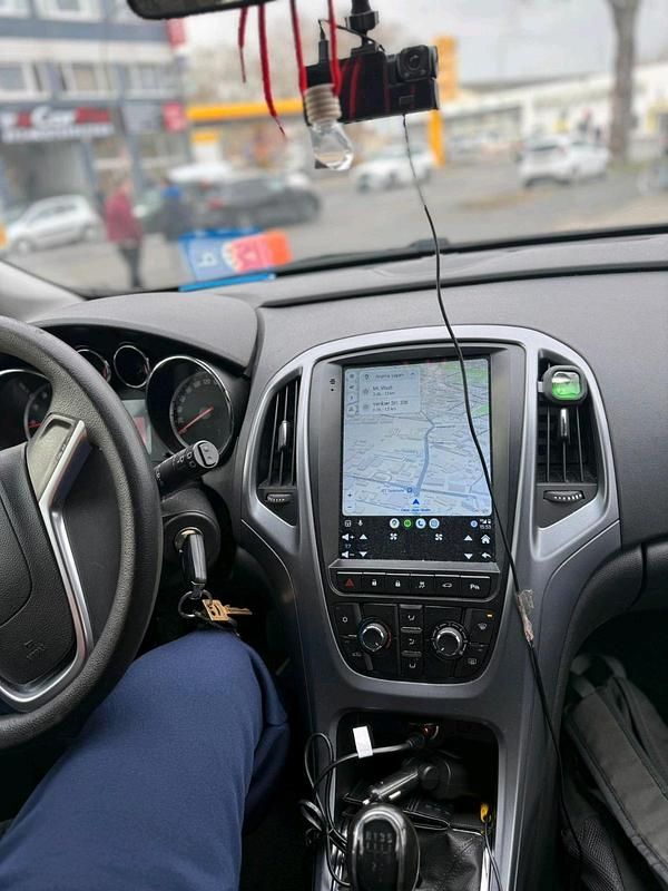 Gebraucht Opel Astra 115 PS (84 kW) 2014 Weiß Limousine