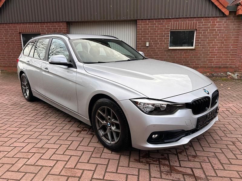 Silber Gebraucht 2015 BMW 318 Kombi | 8.990 € (Superpreis) - Bild 1/4