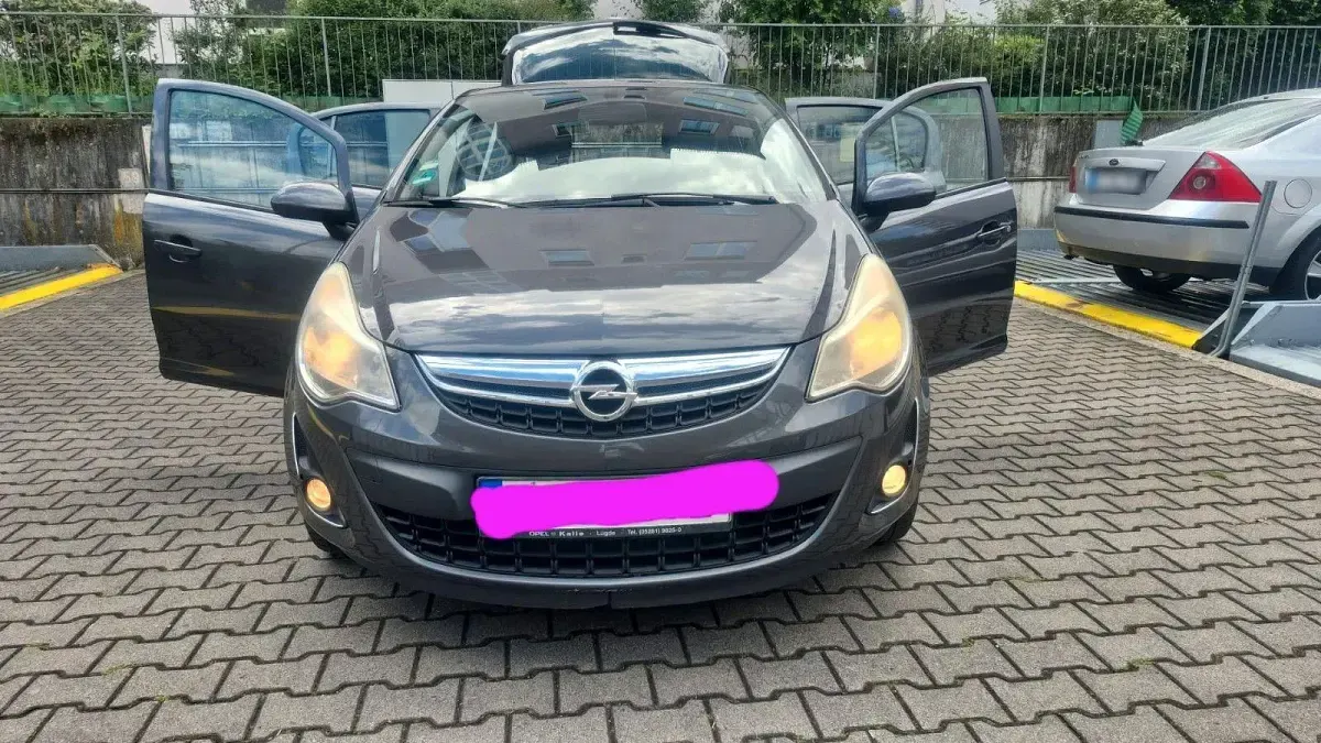 Gebraucht Opel Corsa Color Edition 86 PS (63 kW) 2012 Grau Kleinwagen