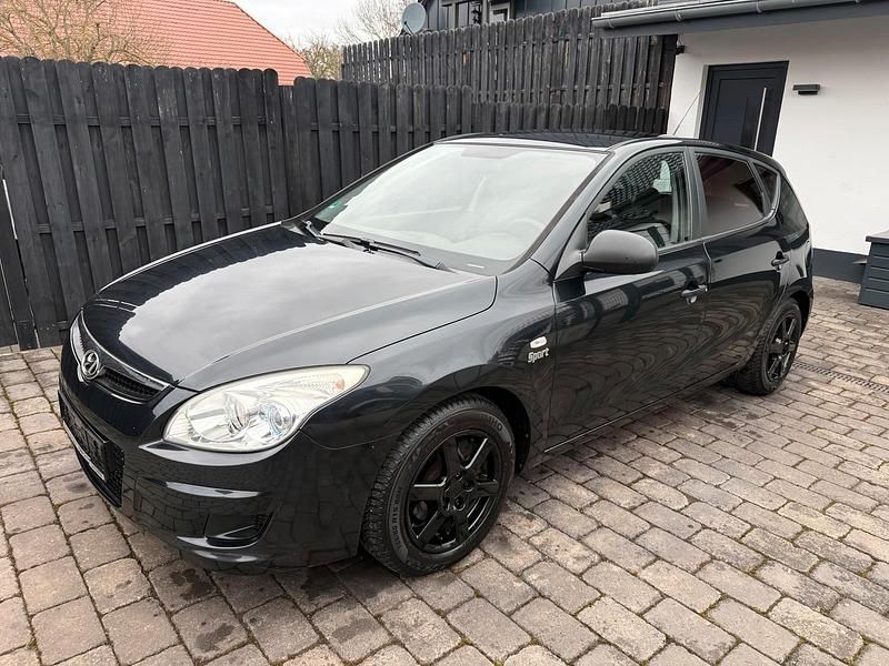 Gebraucht Hyundai i30 109 PS (80 kW) 2008 Schwarz Limousine