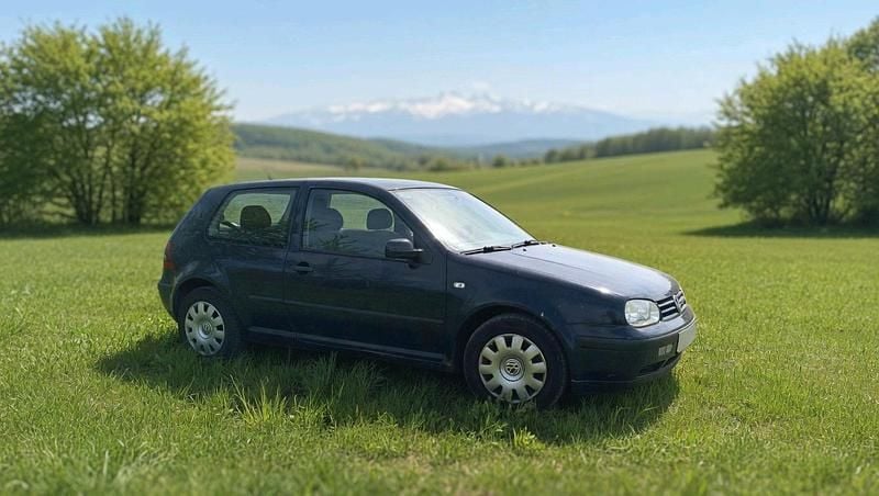 Second-hand VW Golf IV 75 CP (55 kW) 2002 Albastru Hatchback