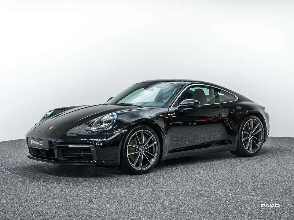 Gebraucht Porsche 992 385 PS (283 kW) 2023 Tiefschwarzmetallic Coupé
