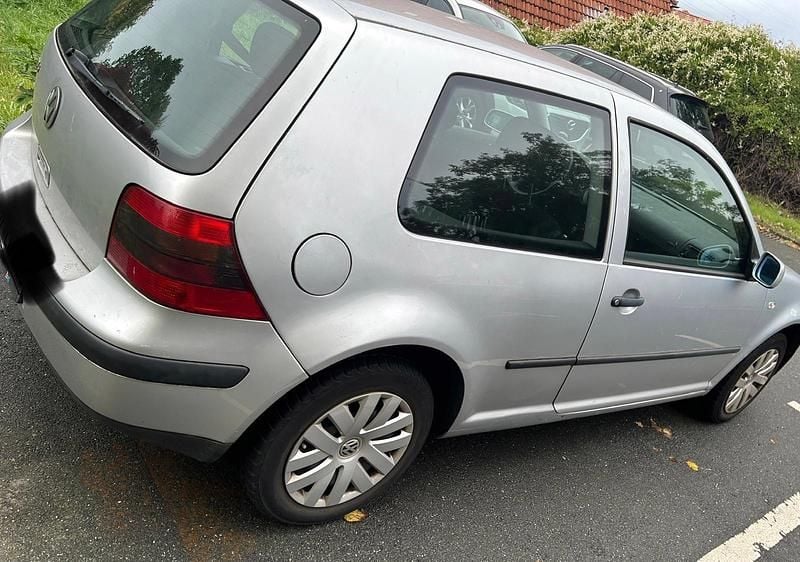 Gebraucht VW Golf IV 75 PS (55 kW) 2001 Silber Kleinwagen