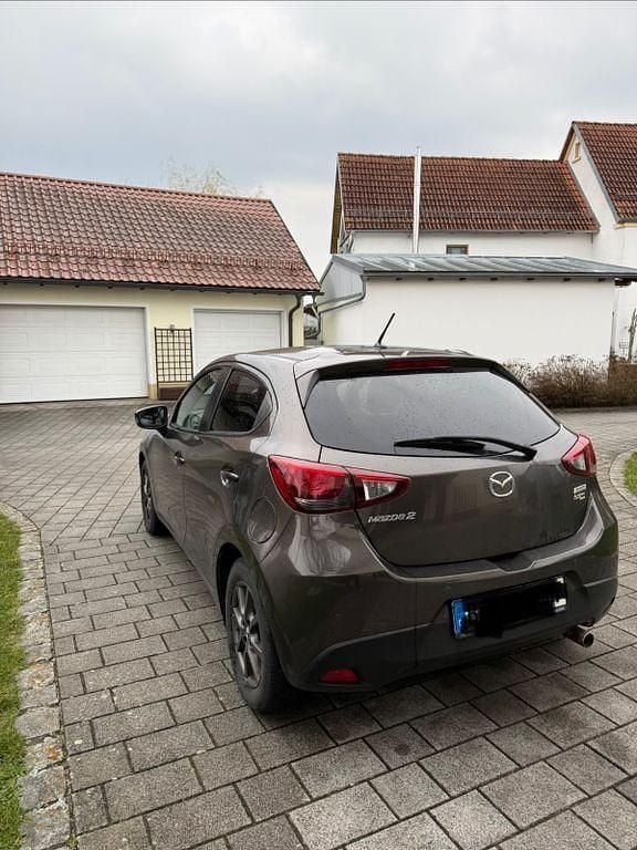 Gebraucht Mazda 2 Exclusive-Line 105 PS (77 kW) 2016 Braun Limousine