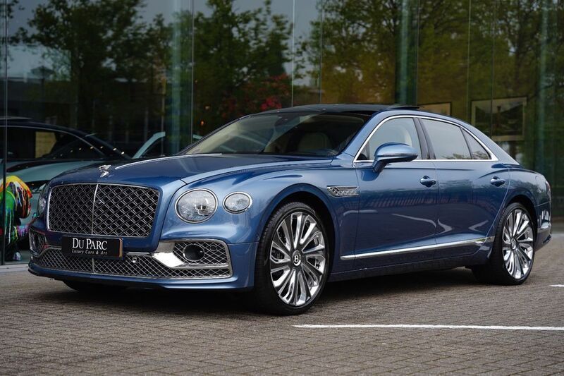 Blau Gebraucht 2023 Bentley Flying Spur Limousine | 194.888 € - Bild 1/4