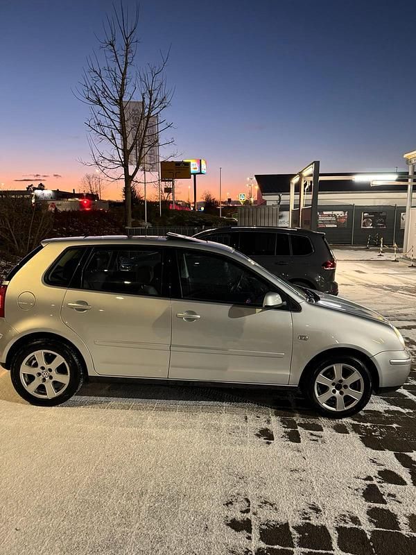 Gebraucht VW Polo 75 PS (55 kW) 2003 Silber Kleinwagen