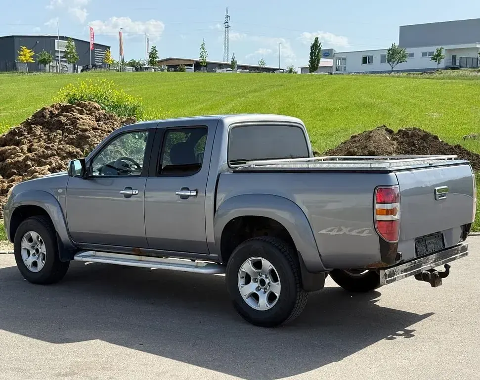 Używany Mazda BT-50 143 KM (105 kW) 2009 Szary Pickup