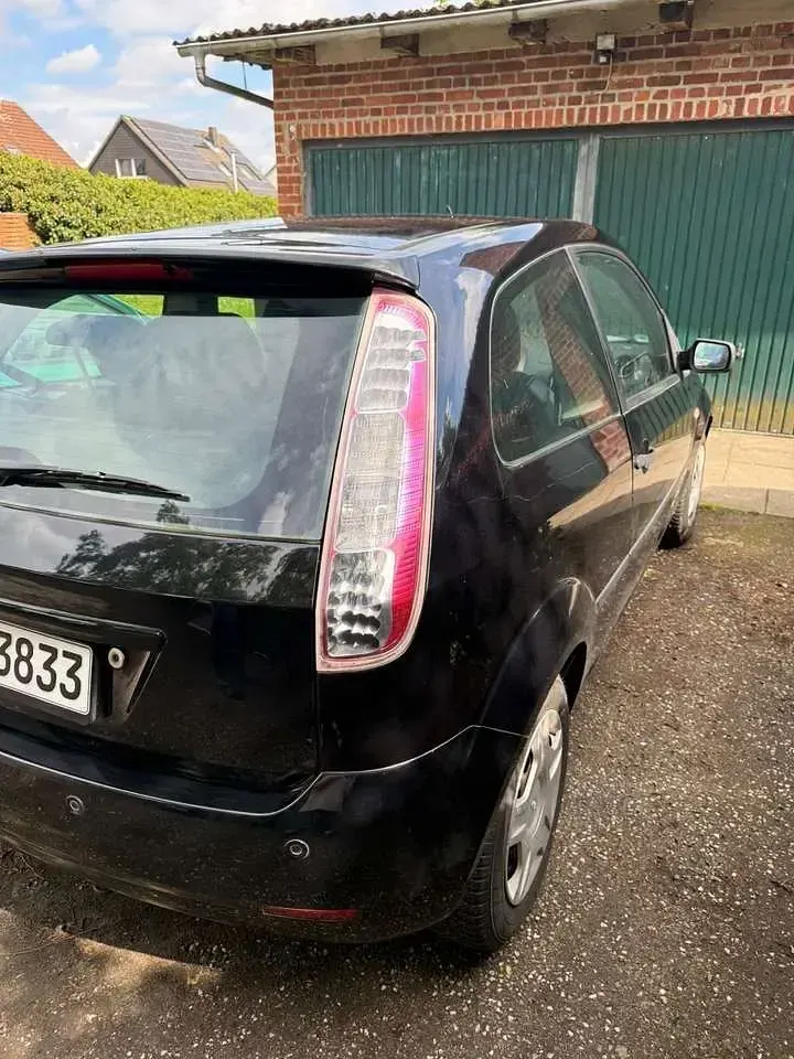 Gebraucht Ford Fiesta Trend 101 PS (74 kW) 2004 Kleinwagen