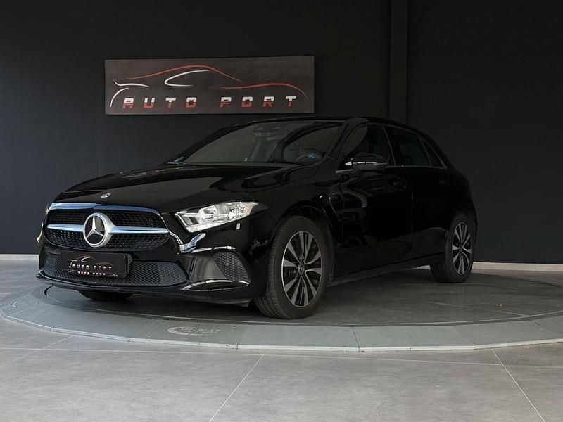 Schwarz Gebraucht 2020 Mercedes A250 Limousine | 19.900 € (Guter Preis) - Bild 1/4