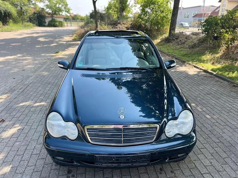 Blau Gebraucht 2003 Mercedes C240 Classic Limousine | 2.700 € (Fairer Preis) - Bild 1/4