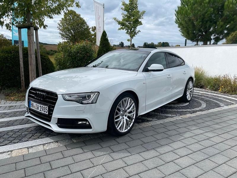 Weiß Gebraucht 2016 Audi A5 Sportback Sport Limousine | 19.300 € (Etwas zu teuer) - Bild 1/4