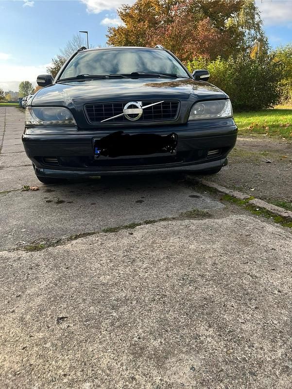Andere farben Gebraucht 1999 Volvo V40 Kombi | 1.600 € (Fairer Preis) - Bild 1/4