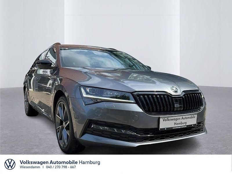 Graphitegrau metallic (metallic) Gebraucht 2024 Skoda Superb SportLine Kombi | 42.550 € (Fairer Preis) - Bild 1/4
