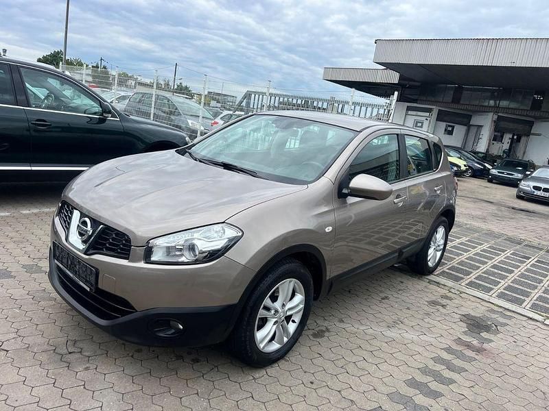Grau Gebraucht 2012 Nissan Qashqai SUV | 6.599 € (Guter Preis) - Bild 1/4