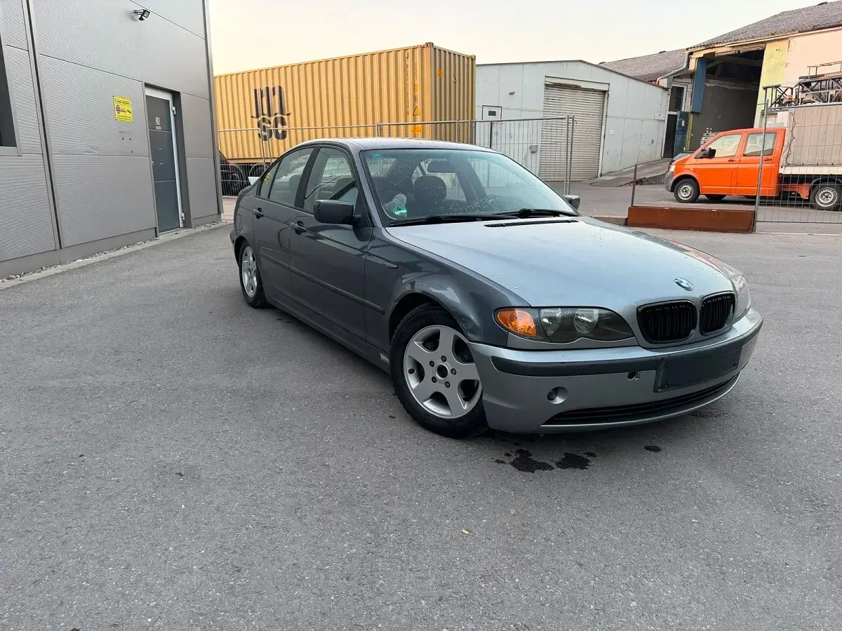 Gebraucht BMW 320 170 PS (125 kW) 2004 Silber Limousine