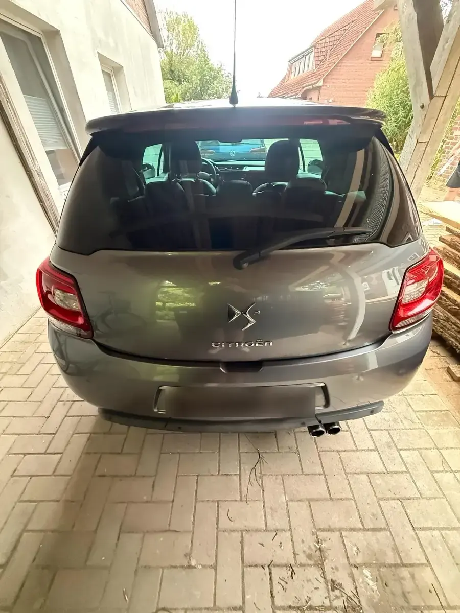 Gebraucht Citroën DS3 92 PS (67 kW) 2010 Grau Kleinwagen