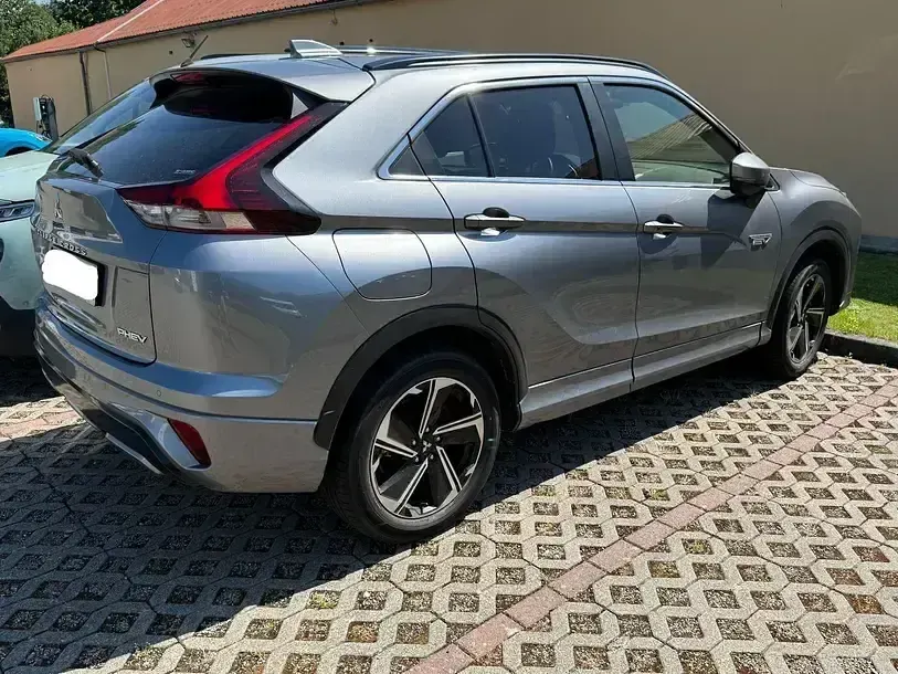 Gebraucht Mitsubishi Eclipse Cross Plus 98 PS (72 kW) 2022 Grau SUV