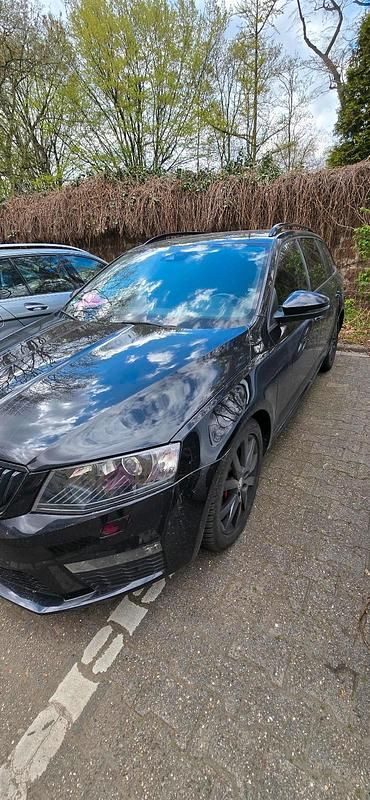 Schwarz Gebraucht 2015 Skoda Octavia vRS Kombi | 10.800 € (Superpreis) - Bild 1/4