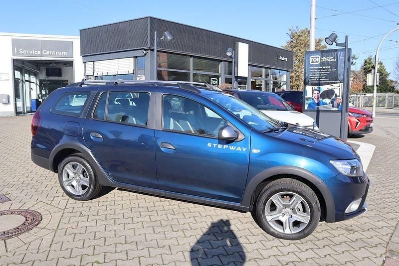 Blau Gebraucht 2020 Dacia Logan Stepway Limousine | 12.490 € (Fairer Preis) - Bild 1/4