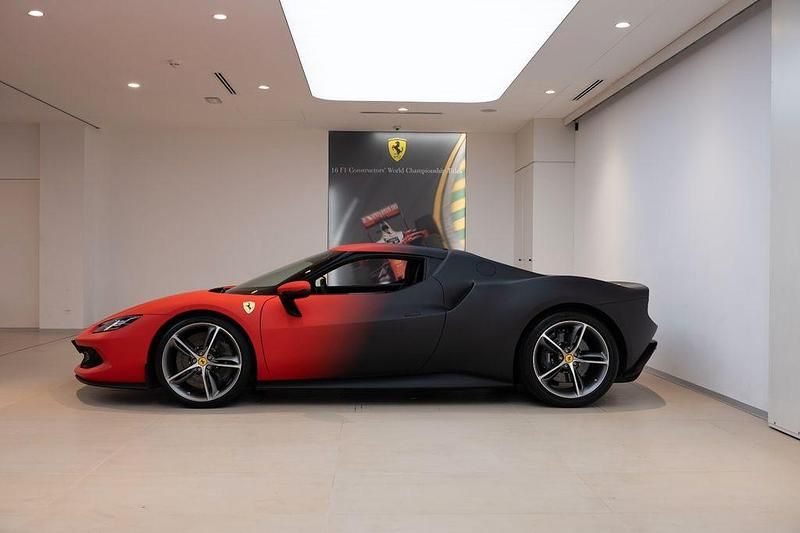 Gebraucht Ferrari 296 829 PS (609 kW) 2022 Rot