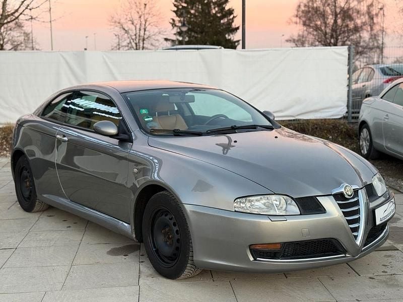 Gebraucht Alfa Romeo GT Distinctive 166 PS (122 kW) 2009 Grau Coupé