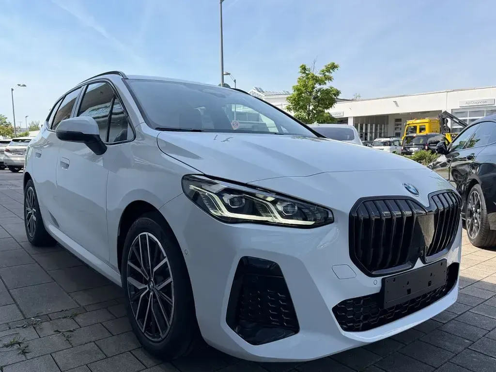 Neu BMW 223 Active Tourer M Sport 218 PS (160 kW) 2026 Weiß Van / Kleinbus