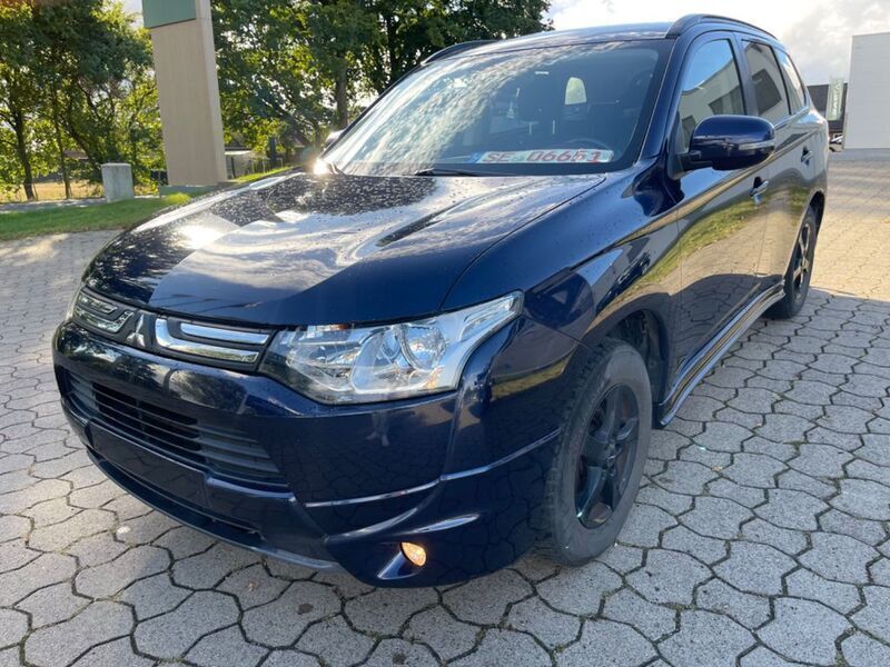 Gebraucht Mitsubishi Outlander Invite 150 PS (110 kW) 2013 Blau SUV