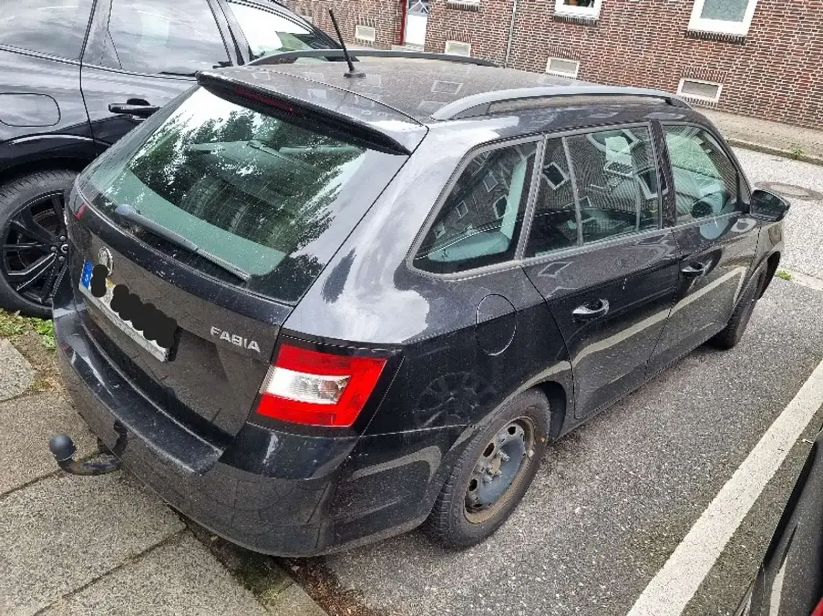 Gebraucht Skoda Fabia Ambition 90 PS (66 kW) 2016 Schwarz Kombi