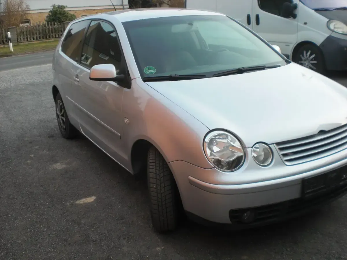 Gebraucht VW Polo 64 PS (47 kW) 2004 Silber Kleinwagen