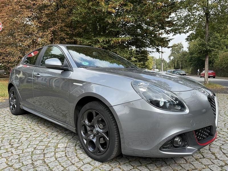 Gebraucht Alfa Romeo Giulietta Veloce 120 PS (88 kW) 2016 Grau Kleinwagen