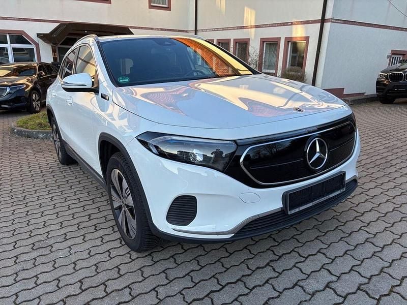 Gebraucht Mercedes EQA250 139 kW (190 PS) 2021 Weiß SUV